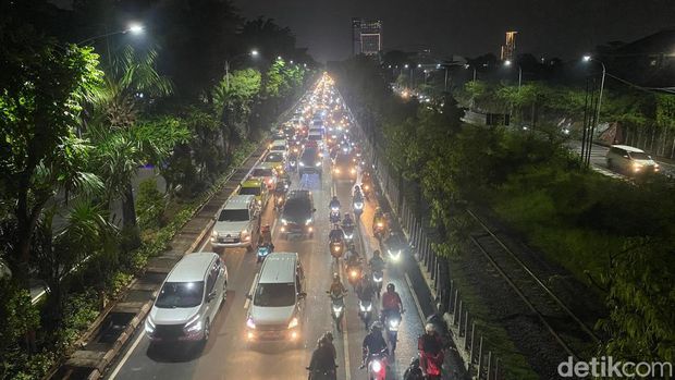 kemacetan di Jalan Ahmad Yani