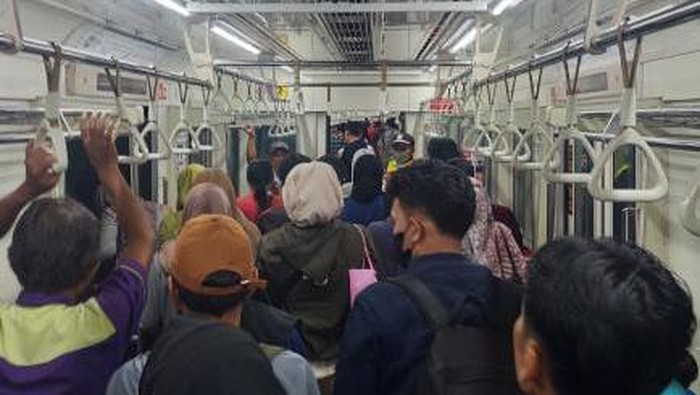 Penumpang Selamat Saat KRL ke Kampung Bandan Alami Insiden, Dievakuasi dengan Aman