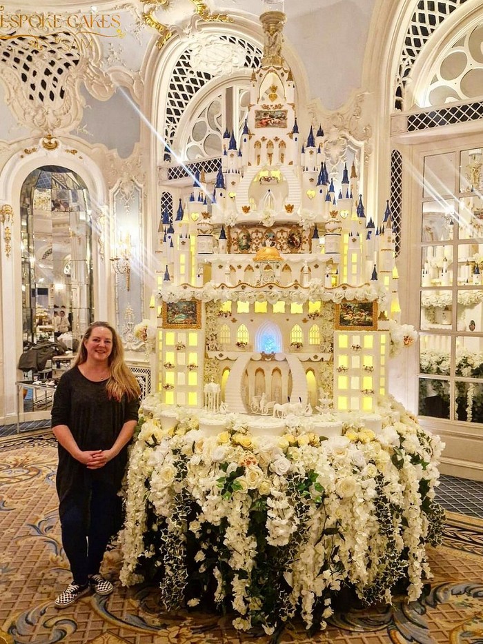 Kue Pengantin Seharga Rp 229 Juta.