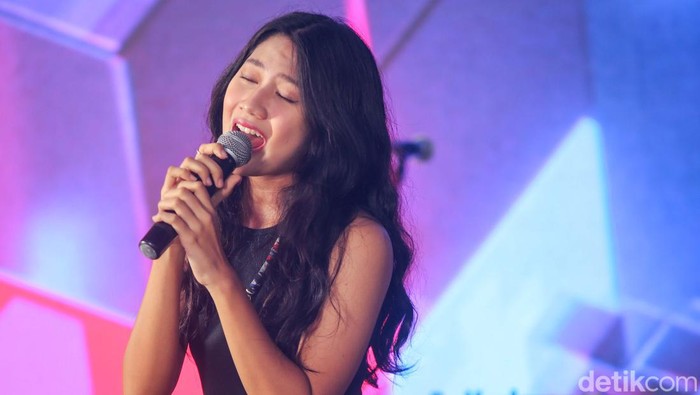 Maisha Kanna di Panggung dPop Music Day