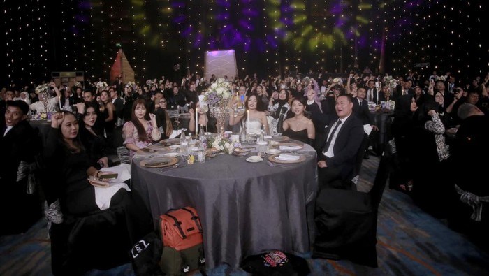 Malam perayaan SnackVideo Live Gala digelar dengan sukses di Pullman Jakarta Central Park. Begini potret kemeriahannya.