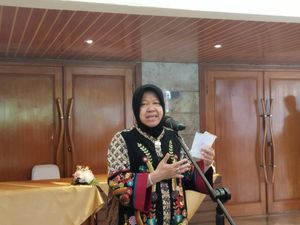 Risma soal Masuk Bursa Cagub DKI: Terus Terang Saya Takut