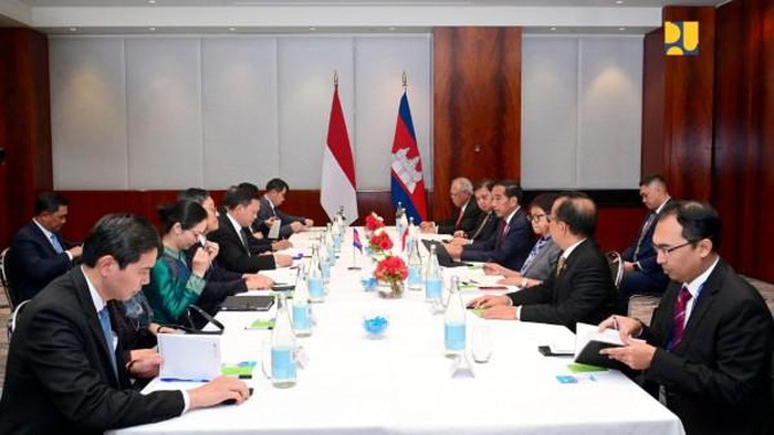 Menteri PUPR Basuki Hadimuljono mendampingi Presiden Joko Widodo dalam pertemuan bilateral dengan PM Australia, PM New Zealand, dan PM Kamboja di Melbourne, Australia/Dok. Kementerian PUPR