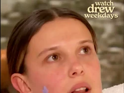 Millie Bobby Brown Tampil Tanpa Makeup & Acne Patch Saat Wawancara di TV