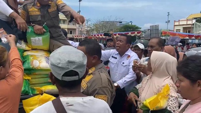 Momen Kadis Perindag Baubau La Ode Ali Hasan saat meneriaki warga pencuri.