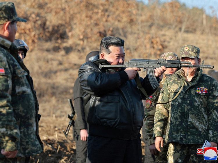 Momen Kim Jong Un Pantau Langsung Latihan Perang Militer Korut