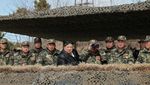 Momen Kim Jong Un Pantau Langsung Latihan Perang Militer Korut