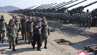 Korut telah sejak lama mengecam latihan gabungan yang dilakukan Korsel dan AS, dengan menyebutnya sebagai latihan untuk invasi terhadap Pyongyang. Negara yang memiliki senjata nuklir itu biasanya melakukan uji coba senjata untuk merespons latihan gabungan semacam itu.
