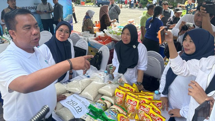 Pasar murah Pemprov Jatim
