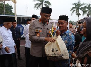 Ribuan Warga Serbu Pasar Sembako Murah di Polres Malang