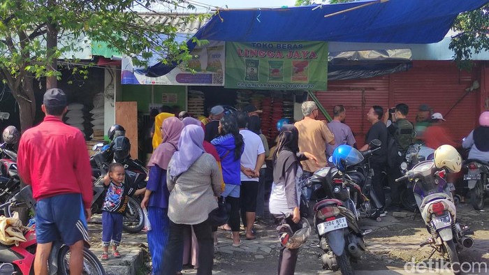 pedagang sembako pasar larangan sidoarjo