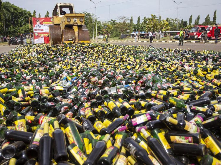 Jelang Ramadan, Satpol PP Indramayu Gilas Miras Berbagai Merek