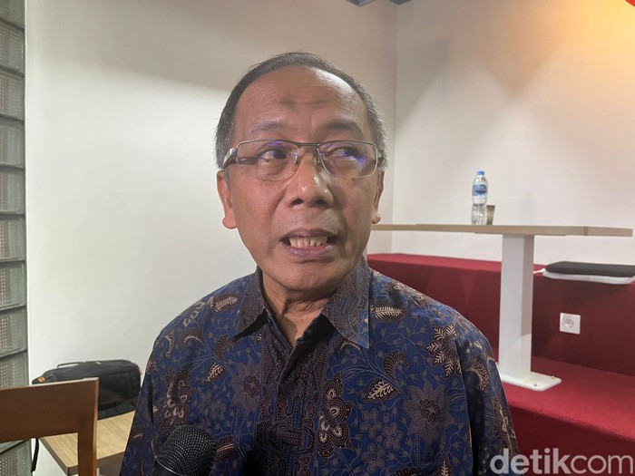 Peneliti BRIN Thomas Djamaluddin dalam diskusi media di antor BRIN, Jumat (8/3/2024).