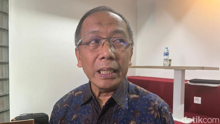 Peneliti BRIN Thomas Djamaluddin dalam diskusi media di antor BRIN, Jumat (8/3/2024).