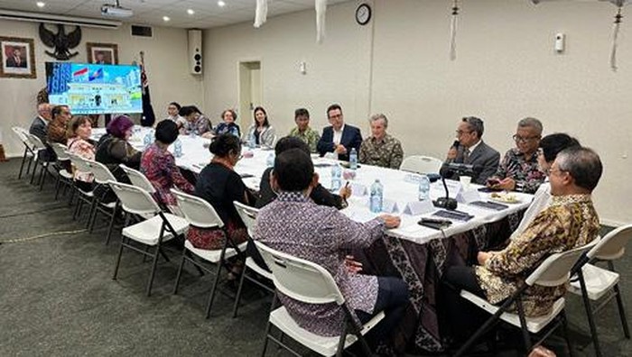 Perkembangan bahasa Indonesia di Australia mengalami hambatan, salah satunya kekurangan guru.