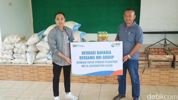 Aktivitas santri di Pondok Pesantren Autisme Islami Boarding School Al-Achsaniyyah yang ada di Desa Pedawang Kecamatan Bae, Jumat (8/3/2024).
