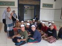 Menengok Ponpes Khusus Autis di Kudus, Cetak Lulusan Mandiri hingga Kuliah S2