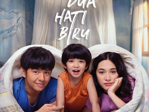 Poster Dua Hati Biru