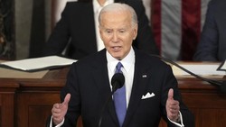 Joe Biden Teken UU soal Bantuan Militer Baru AS untuk Ukraina Lawan Rusia