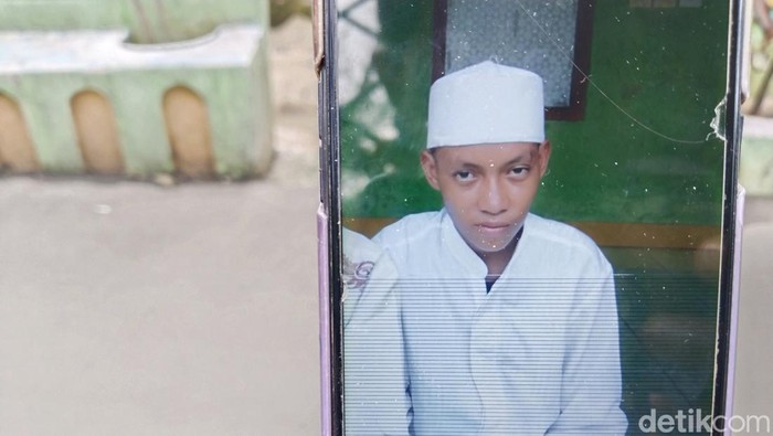 Rizky, santri Ponpes Nurul Huda, Rancabentang yang hilang terseret arus Sungai Cikapundung, Kota Bandung.