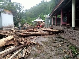 Banjir Sumbar, Korban Jiwa Kini Capai 30 Orang
