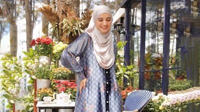 8 Gaya Hijab Syari ala Artis yang Bisa Jadi Inspirasi Baju Lebaran 2024