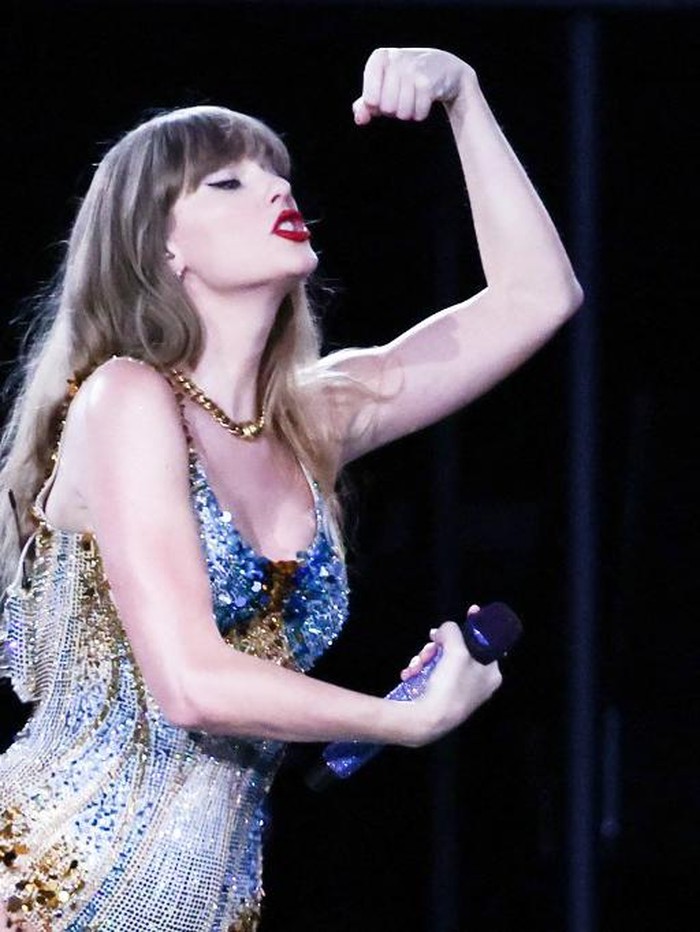 Taylor Swift saat konser di Sydney Australia Taylor Swift saat konser di Sydney Australia pada Eras World Tour, 23 Februari 2024.
IMAGE RESTRICTED TO EDITORIAL USE - STRICTLY NO COMMERCIAL USE