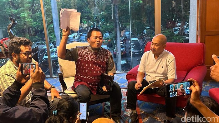 Timses Calon DPD RI La Nyalla Mattalitti.