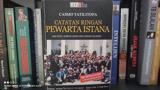 Catatan Ringan Pewarta Istana karya Casmo Tatilitofa