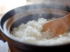 Mau Diet Tapi Tetap Makan Nasi? Ini 3 Alternatifnya