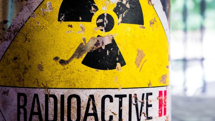 Cylinder shape container of Radioactive material