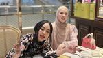 Angel Lelga Hobi Nongkrong di Kafe, Makan Kue hingga Ngopi