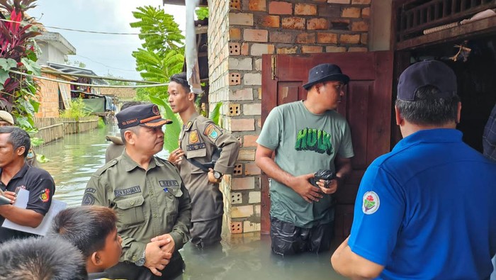 Banjir terjadi di 3 desa di Payaraman, Ogan Ilir. BPBD Sumsel memberikan bantuan untuk korban banjir.
