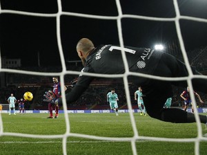Xavi Sesalkan Barca Gagal Manfaatkan Penalti
