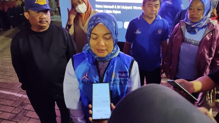 Caleg inkumben protes di Pleno Terbuka KPU Provinsi Banten (Foto: Bahtiar/detikcom)