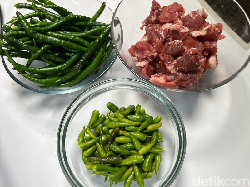 Daging sambal hijau