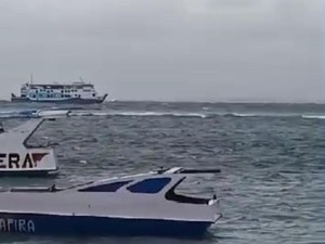 Terjebak Cuaca Buruk, 2 Kapal Tujuan Kangean Berlindung di Pulau Goa-goa