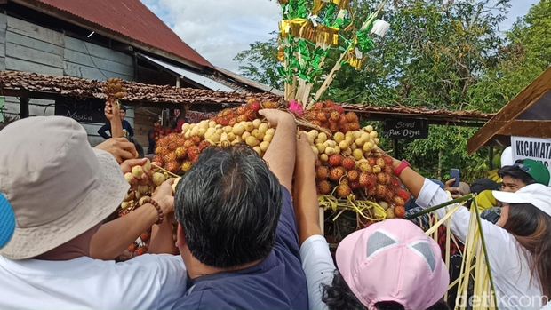 Festival buah di Palopo, Sulsel.
