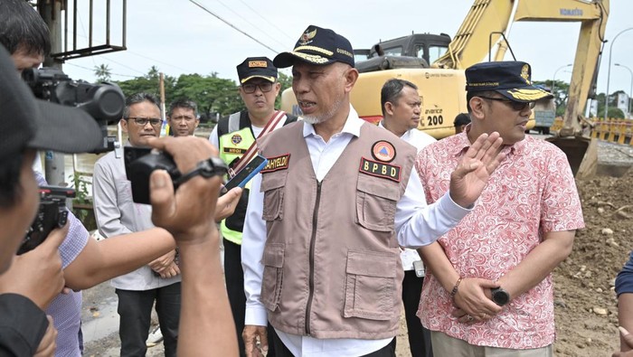 Gubernur Sumbar Mahyeldi
