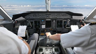 Pilot Pukul Kopilot Saat Mau Take Off, Maskapai Langsung Larang Terbang