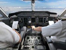 Pilot Pukul Kopilot Saat Mau Take Off, Maskapai Langsung Larang Terbang