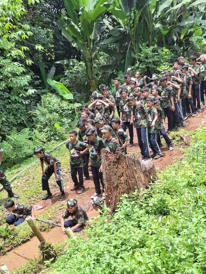 Kegiatan Studi dan Apresiasi Kepemimpinan Siswa Indonesia (SAKSI) 2024 SMP Labschool, Jakarta di Sanggabuana, Karawang. Kegiatan Studi dan Apresiasi Kepemimpinan Siswa Indonesia (SAKSI) 2024 SMP Labschool, Jakarta di Sanggabuana, Karawang.