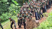 Kegiatan SAKSI 2024 mendatangkan pembicara yang menunjang life skill peserta, diantaranya adalah materi edutainment tentang bahaya narkoba, bela negara, pengenalan reptil, first aid training, hingga pelaksanaan bakti sosial sebagai bentuk tanggung jawab sosial kepada masyarakat. Foto: SMP Labschool