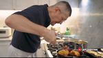 Keseruan Maxime dan Ayahnya Masak Ikan hingga Tiramisu untuk Luna Maya