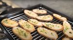 Keseruan Maxime dan Ayahnya Masak Ikan hingga Tiramisu untuk Luna Maya