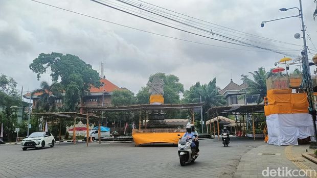 Kondisi di kawasan Catur Muka Denpasar, Bali, pada Jumat (8/3/2024). (Ni Made Lastri Karsiani Putri-detikBali)