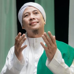 5 Lagu dengan Tema Religi yang Tak Lekang Waktu