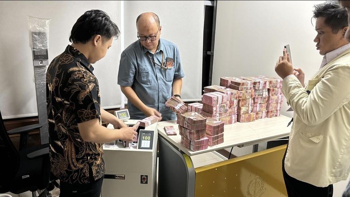 Penampakan uang yang disita Kejagung.