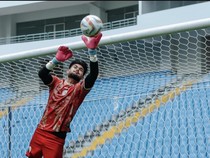 Pelatih PSS Ungkap Alasan Pinthus Jadi Andalan Meski Banyak Kebobolan