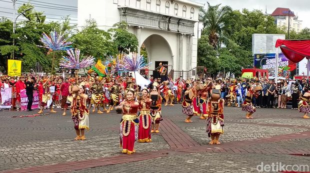 Suasana kirab Dugderan di Balai Kota Semarang, Sabtu (9/3/2024).